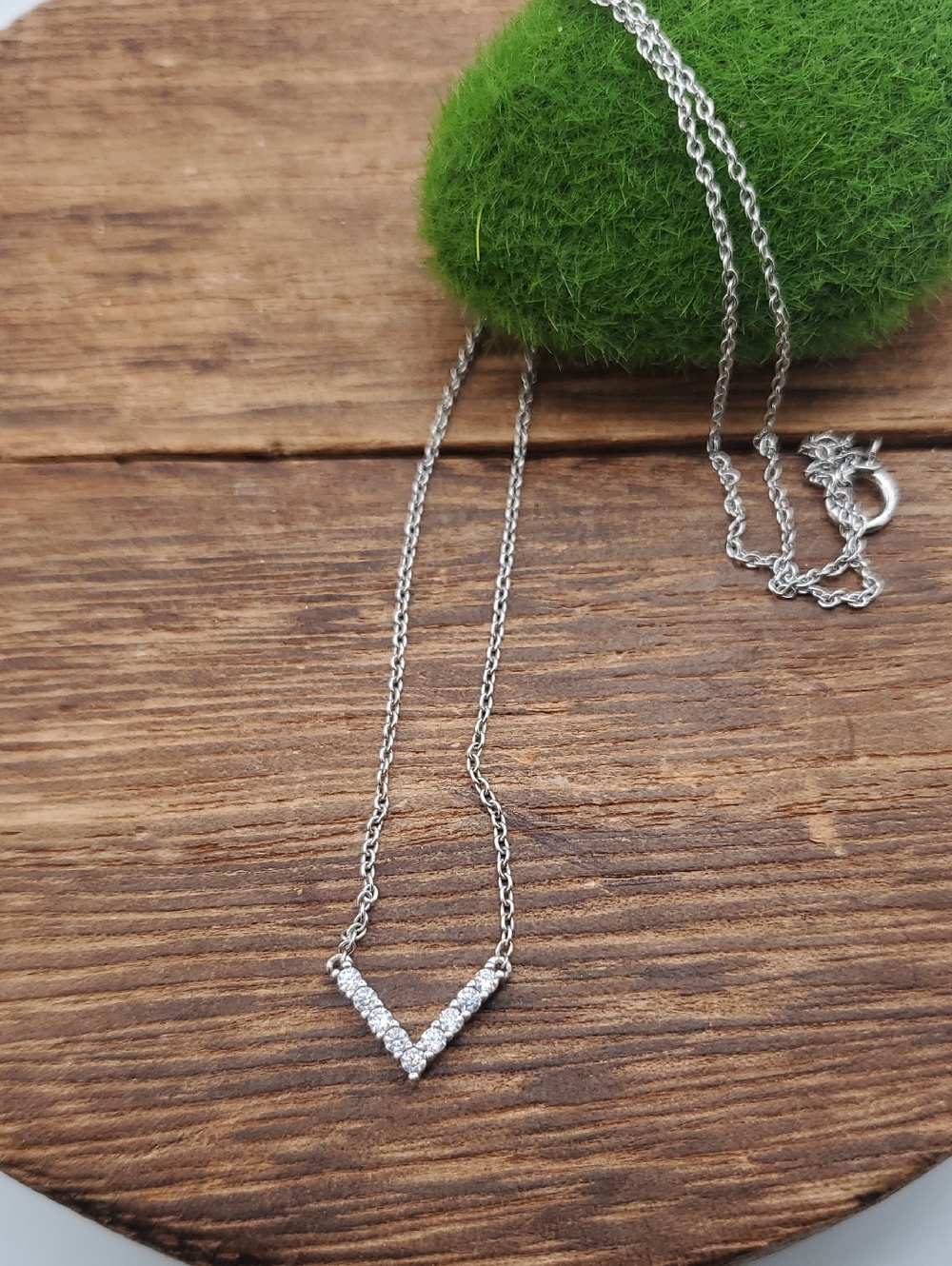 Diamond Sterling Necklace V Styled 18 Inch N4029 1.71 Gram